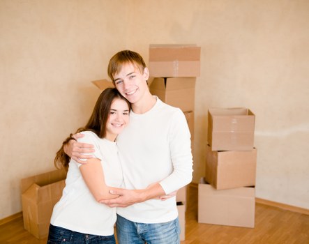 Safe loading and unloading of a moving truck in Brompton